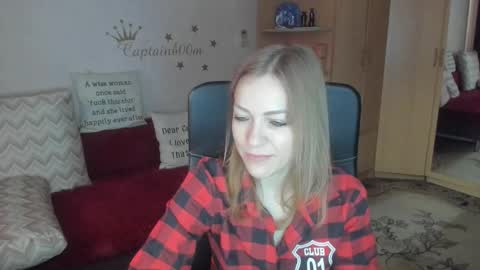 Snapshot of sirenasilk chatting on November 8, 5:07 am sirenasilk online show from November 8, 5:07 am