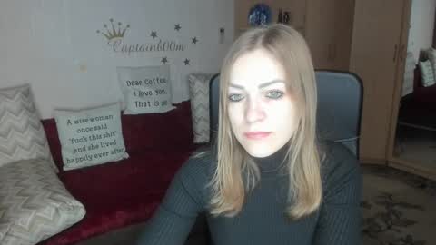 Snapshot of sirenasilk chatting on November 25, 3:17 am sirenasilk online show from November 25, 3:17 am