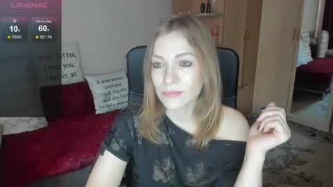Snapshot of sirenasilk chatting on July 3, 9:37 am sirenasilk online show from July 3, 9:37 am