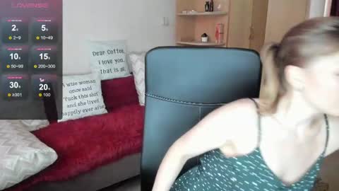 Snapshot of sirenasilk chatting on July 22, 9:12 am sirenasilk online show from July 22, 9:12 am