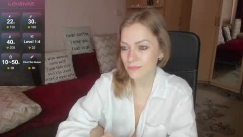 Snapshot of sirenasilk chatting on July 23, 9:29 am sirenasilk online show from July 23, 9:29 am