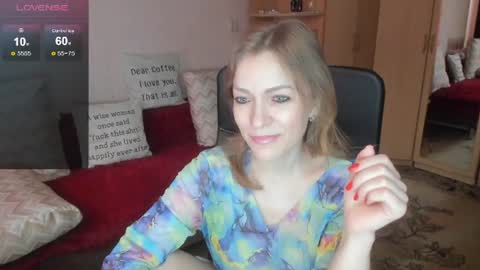 Snapshot of sirenasilk chatting on July 24, 9:29 am sirenasilk online show from July 24, 9:29 am