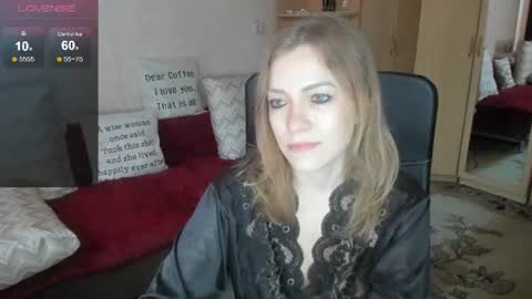 Snapshot of sirenasilk chatting on July 25, 9:29 am sirenasilk online show from July 25, 9:29 am