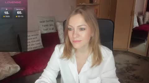 Snapshot of sirenasilk chatting on July 29, 9:40 am sirenasilk online show from July 29, 9:40 am