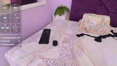 Snapshot of sirenyrouss chatting on July 3, 8:10 am sirenyrouss online show from July 3, 8:10 am