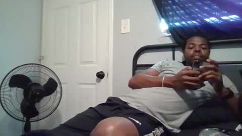 Snapshot of sirthedom chatting on November 5, 12:10 am sirthedom online show from November 5, 12:10 am