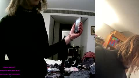 Snapshot of sissycdmish chatting on October 9, 4:38 pm SissyCDMish online show from October 9, 4:38 pm