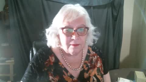 Sissy Diane online show from December 19, 12:39 am