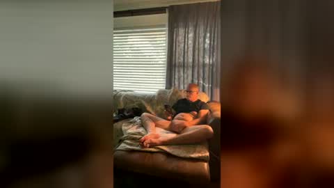 Snapshot of sissyexposed69 chatting on June 30, 1:06 am sissyexposed69 online show from June 30, 1:06 am