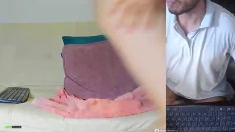 Snapshot of sixelaando chatting on October 15, 2:22 am sixelaando online show from October 15, 2:22 am