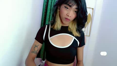 Snapshot of sizka_ford chatting on October 12, 7:40 am Sizka online show from October 12, 7:40 am