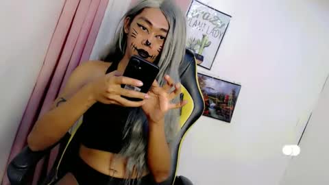 Snapshot of sizka_ford chatting on October 31, 5:14 pm Sizka online show from October 31, 5:14 pm