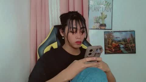 Snapshot of sizka_ford chatting on December 5, 3:30 pm Sizka online show from December 5, 3:30 pm