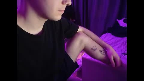 Snapshot of sizzleozzy chatting on April 25, 1:36 pm SizzleOzzy online show from April 25, 1:36 pm