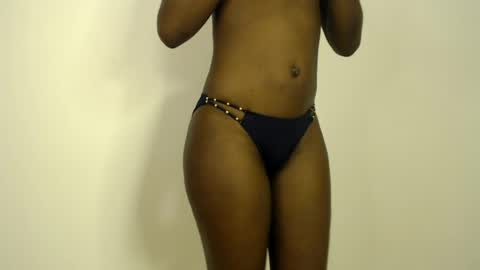Snapshot of sizzly_ass chatting on July 6, 10:23 am sizzly_ass online show from July 6, 10:23 am