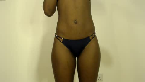Snapshot of sizzly_ass chatting on July 29, 10:46 am sizzly_ass online show from July 29, 10:46 am