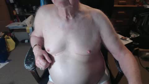Snapshot of sjbottomboi chatting on March 31, 2:46 am sjbottomboi online show from March 31, 2:46 am