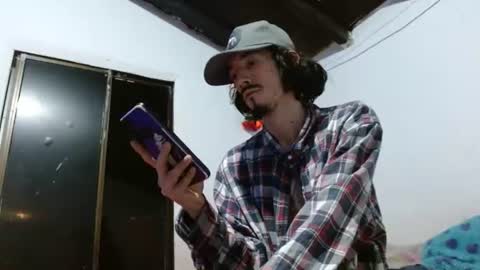 Snapshot of sk8sir chatting on July 15, 9:20 pm sk8sir online show from July 15, 9:20 pm