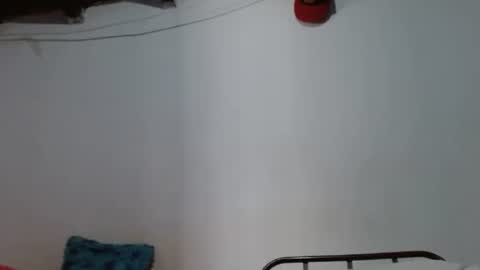 Snapshot of sk8sir chatting on July 28, 1:43 pm sk8sir online show from July 28, 1:43 pm