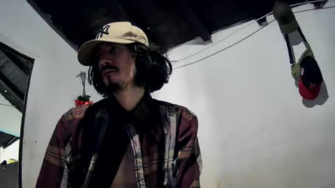 Snapshot of sk8sir chatting on July 31, 8:08 pm sk8sir online show from July 31, 8:08 pm