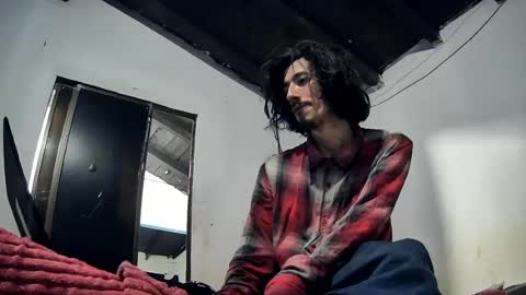 Snapshot of sk8sir chatting on August 7, 3:08 am sk8sir online show from August 7, 3:08 am