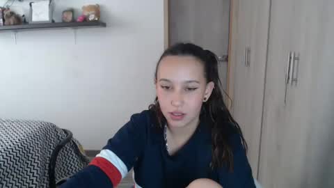 Snapshot of skarlet_adams chatting on December 11, 9:45 pm Alice online show from December 11, 9:45 pm
