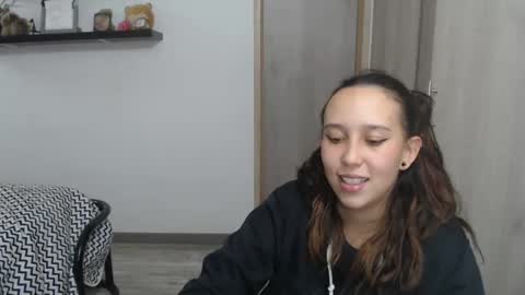 Snapshot of skarlet_adams chatting on December 14, 3:29 am Alice online show from December 14, 3:29 am