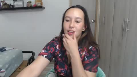 Snapshot of skarlet_adams chatting on December 27, 4:15 am Alice online show from December 27, 4:15 am