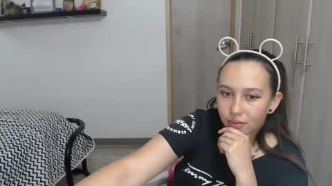 Snapshot of skarlet_adams chatting on December 30, 3:03 am Alice online show from December 30, 3:03 am