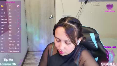 Snapshot of skarlet_adams chatting on November 21, 11:36 pm Alice online show from November 21, 11:36 pm