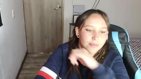 Snapshot of skarlet_adams chatting on December 4, 6:38 pm Alice online show from December 4, 6:38 pm