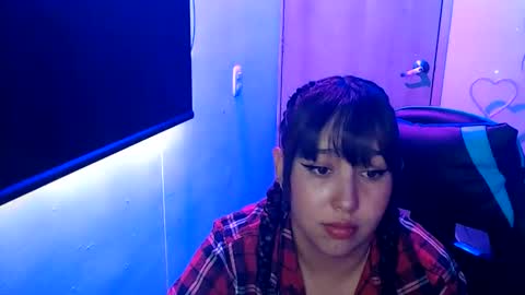 Snapshot of skarlet_adams chatting on May 5, 5:10 pm Alice online show from May 5, 5:10 pm