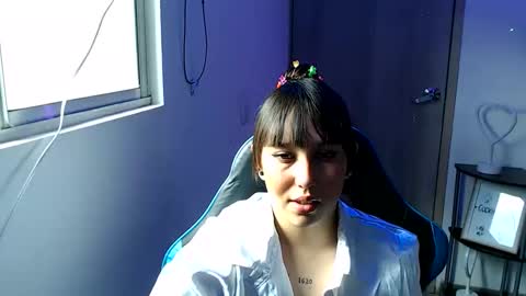 Snapshot of skarlet_adams chatting on May 20, 9:10 pm Alice online show from May 20, 9:10 pm
