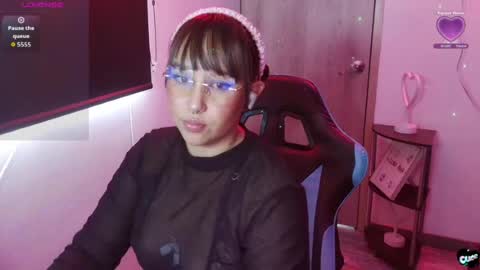 Snapshot of skarlet_adams chatting on May 29, 9:24 pm Alice online show from May 29, 9:24 pm