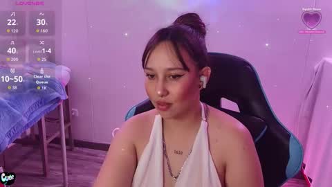 Snapshot of skarlet_adams chatting on June 9, 1:06 am Alice online show from June 9, 1:06 am