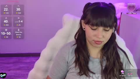 Snapshot of skarlet_adams chatting on August 3, 6:55 pm Alice online show from August 3, 6:55 pm