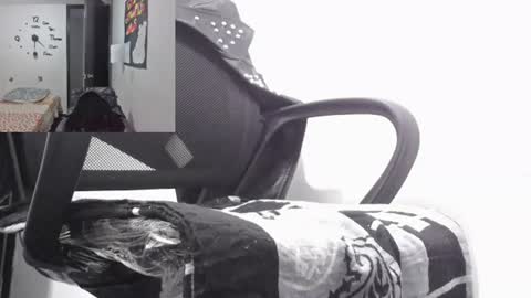 Snapshot of skarleth_diaz chatting on August 6, 3:52 am SKARLETH online show from August 6, 3:52 am