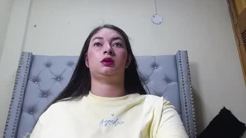 Snapshot of skarlett_36 chatting on July 8, 2:21 pm skarlett_36 online show from July 8, 2:21 pm