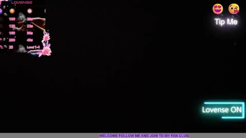 Snapshot of skarlyhot chatting on May 18, 12:07 am Laura Sofia online show from May 18, 12:07 am
