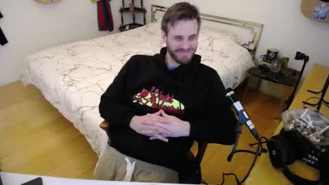 skatejocke online show from December 4, 11:30 am