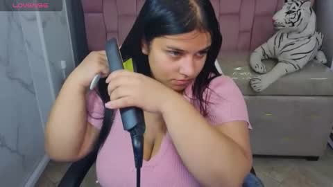 Snapshot of skeler_lovd_b chatting on December 16, 12:54 pm Skarlet online show from December 16, 12:54 pm