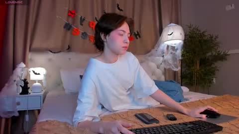 Emily online show from October 25, 1:13 am