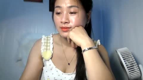 Snapshot of skie1111 chatting on June 11, 3:15 am Shie online show from June 11, 3:15 am