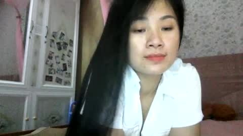 Snapshot of skie1111 chatting on June 20, 6:27 am Shie online show from June 20, 6:27 am