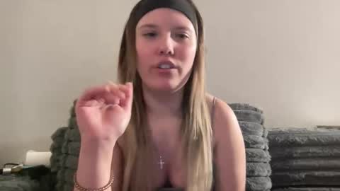 skiimaskabby online show from February 23, 4:43 am