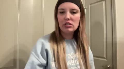 skiimaskabby online show from February 27, 9:09 am