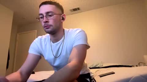 Snapshot of skinndick214 chatting on September 12, 11:59 pm daddy online show from September 12, 11:59 pm