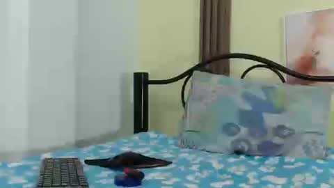 Snapshot of skinny18sexy chatting on June 14, 7:49 pm skinny online show from June 14, 7:49 pm