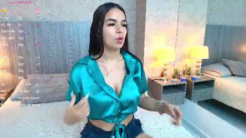 Snapshot of skinny_adara chatting on June 18, 11:25 am Adara online show from June 18, 11:25 am