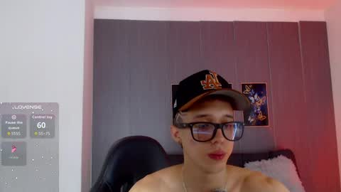 skinny_bigcock20 online show from June 3, 9:42 pm